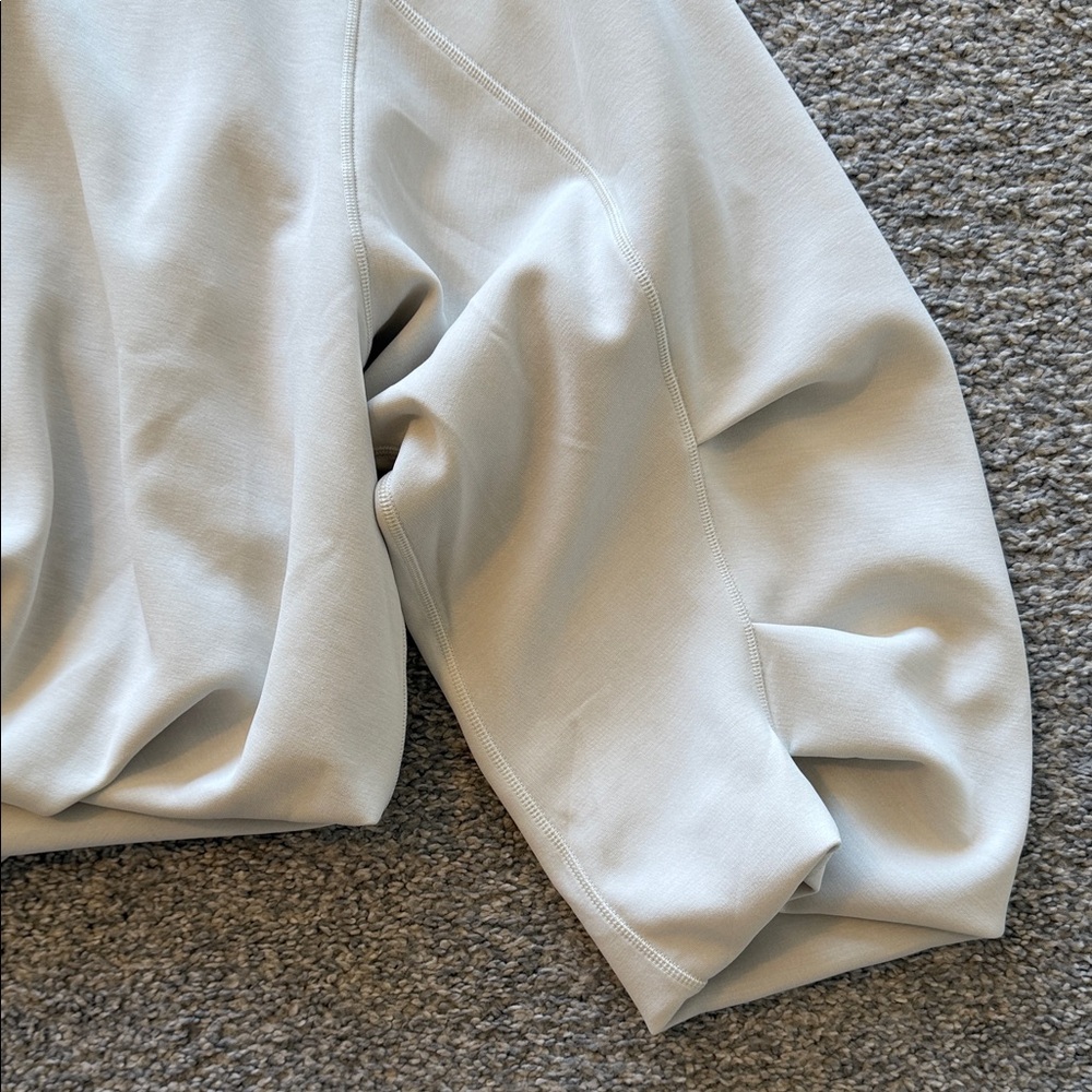 Lululemon Athletica Off-White Sweatshirt - Picture 2 of 7